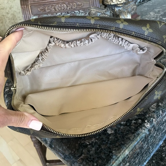 Gorgeous Louis Vuitton Unisex Trousse 28 Toiletries Bag Cosmetic Case - Picture 10 of 15